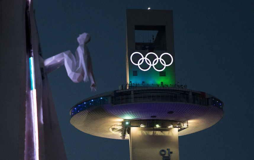 Прыжки на лыжах с трамплина. Фото AFP