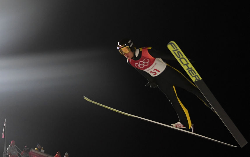 Прыжки на лыжах с трамплина. Фото AFP