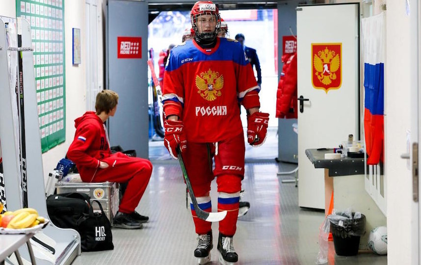 Тренируемся на карантине с хоккеистом юниорской сборной России: комплекс от Николая Макарова