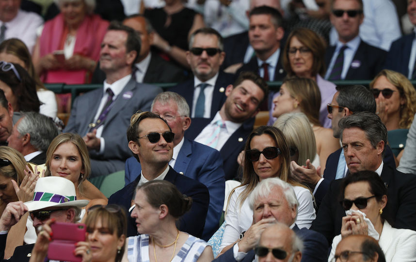 Джуд Лоу и Хью Грант. Фото AFP