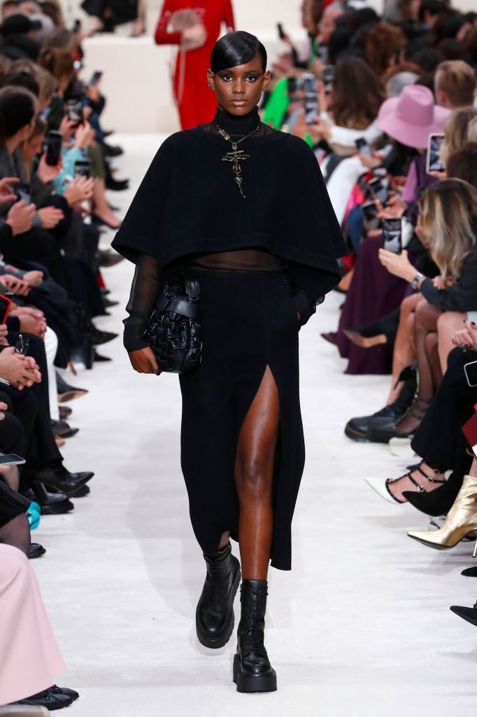 Показ Valentino в Париже. Фото Getty