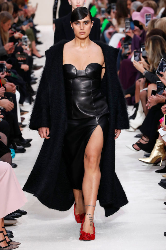 Показ Valentino в Париже. Фото Getty