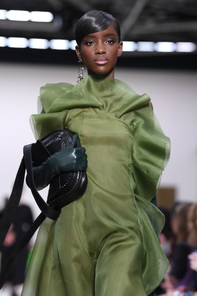 Показ Valentino в Париже. Фото Getty