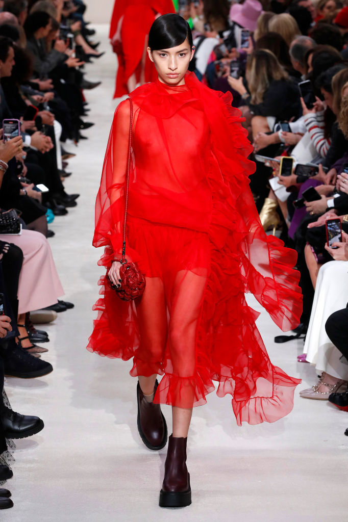 Показ Valentino в Париже. Фото Getty