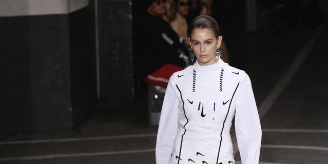 Показ Off-White на Неделе моды в Париже.
