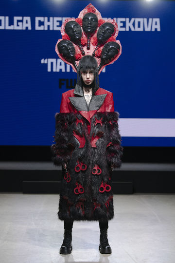 MBFW Russia: молодой дизайнер Ольга Чернощёкова удивила публику смелыми образами