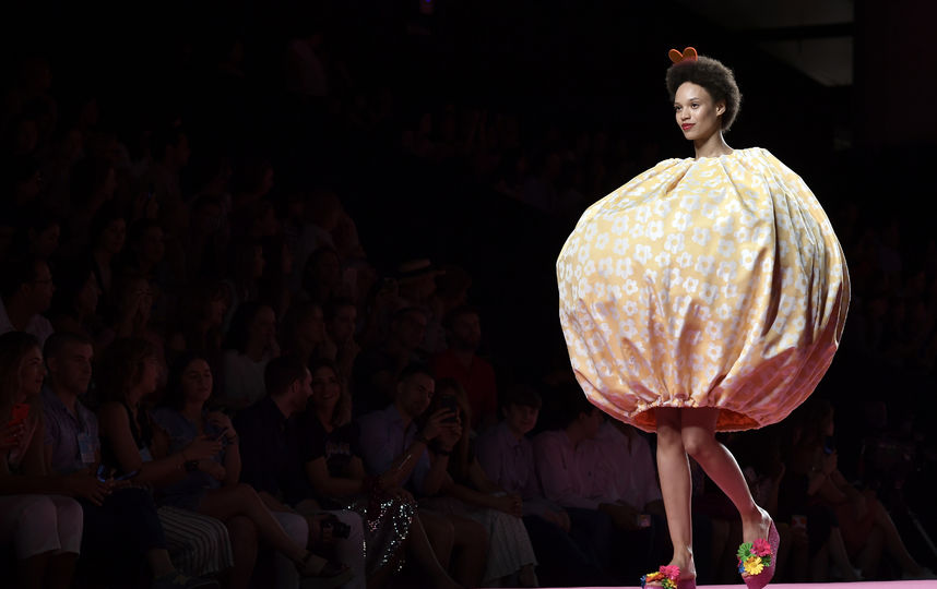 Неделя моды в Мадриде шокировала моделями с обнажённой грудью. Фото