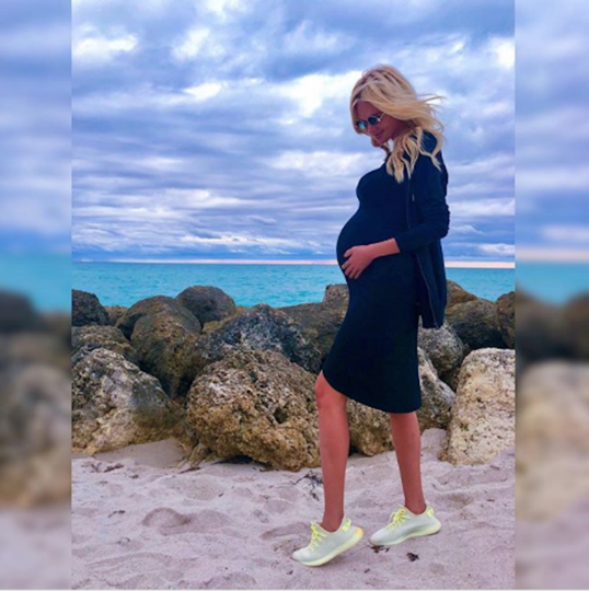 Телеведущая и модель Виктория Лопырёва. Фото www.instagram.com/lopyrevavika