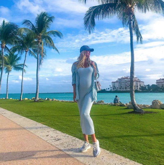 Телеведущая и модель Виктория Лопырёва. Фото www.instagram.com/lopyrevavika