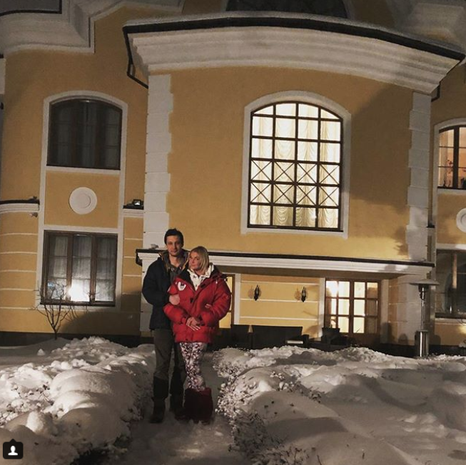 Анастасия Волочкова и её возлюбленный. Фото Instagram @volochkova_art