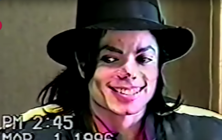 Впервые опубликовано видео с допроса Майкла Джексона по делу о педофилии