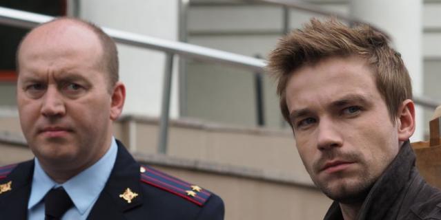 1. "Летящие сквозь ночь"6. "Полицейский с Рублёвки" 4-й сезон.