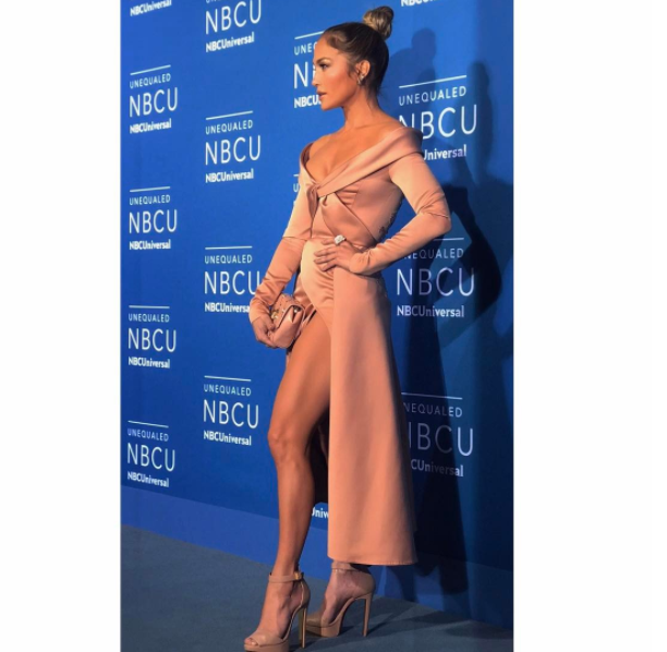 instagram.com/jlo/?hl=ru.