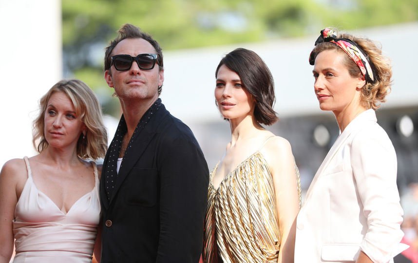 Людивин Санье, Джуд Лоу, Юлия Снигирь, Сесиль Де Франс. Фото Getty