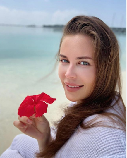 Участница шоу "Уральские пельмени" Юлия Михалкова. Фото www.instagram.com/mihalkova