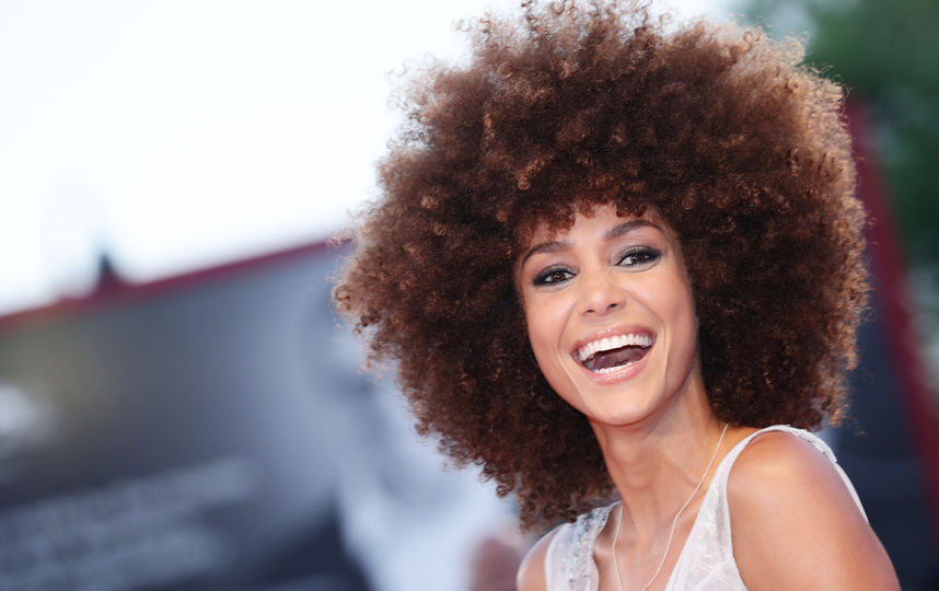 Модель Мишель Сампайо на премьере фильма "О бесконечности". Фото Getty