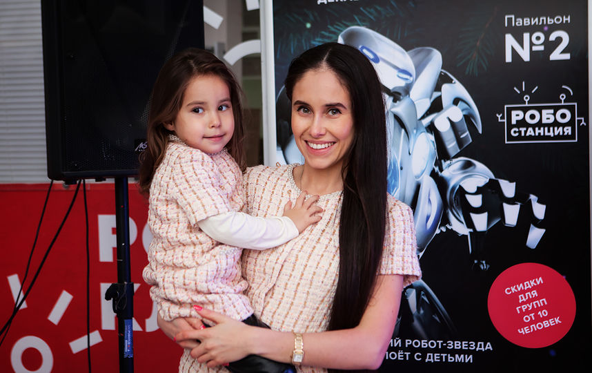 Илана Юрьева с дочкой. Фото Предоставлено организаторами мероприятия.