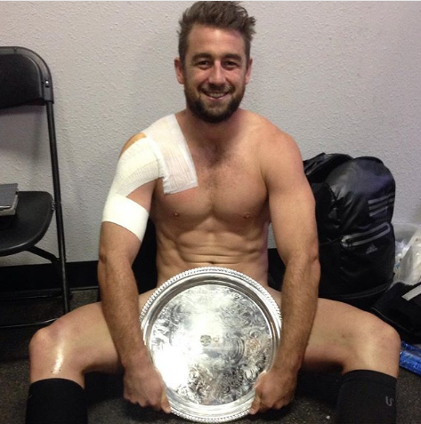 Новозеландский регбист Курт Бейкер. Фото www.instagram.com/krutbaker