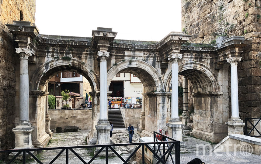 Ворота Адриана – вход в Старый город. Фото Маргарита Лемешко., "Metro"