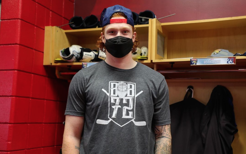 Партнёры голкипера надели футболки, посвящённые ему. Фото Instagram: @flapanthers