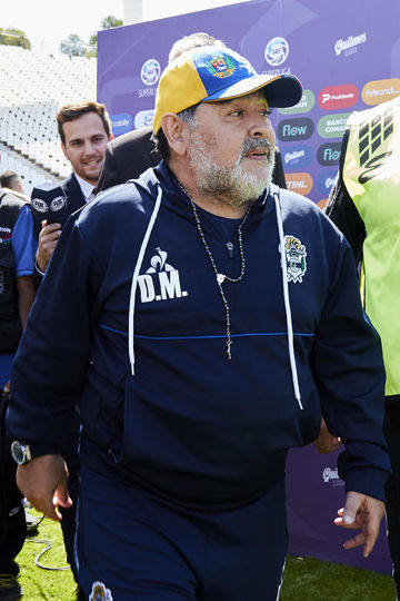 Сейчас 58-летний Марадона возглавляет аргентинскую «Химназию». Фото Getty