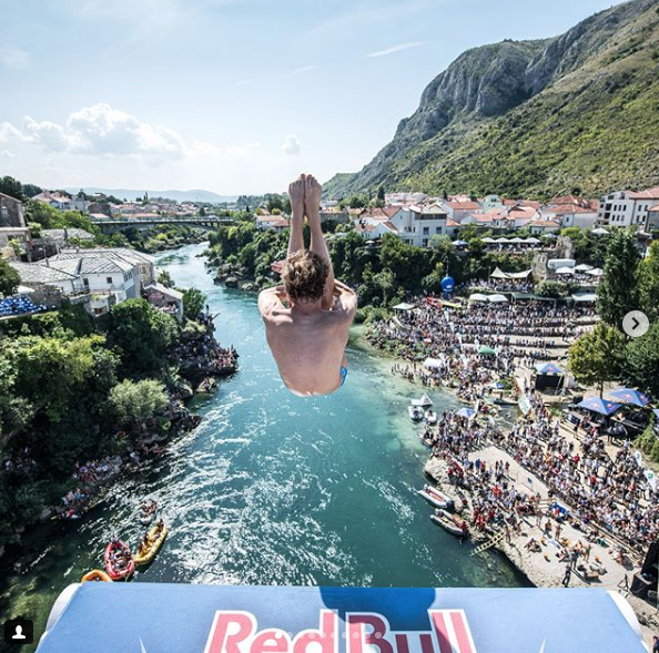 Хайдайвер Хант вышел в лидеры мировой серии Red Bull Cliff Diving