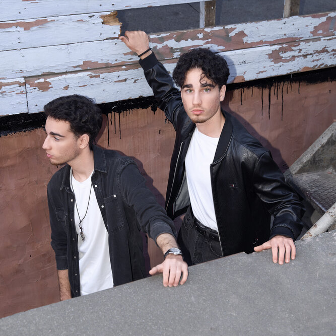 DOUBLE TWO' аватар