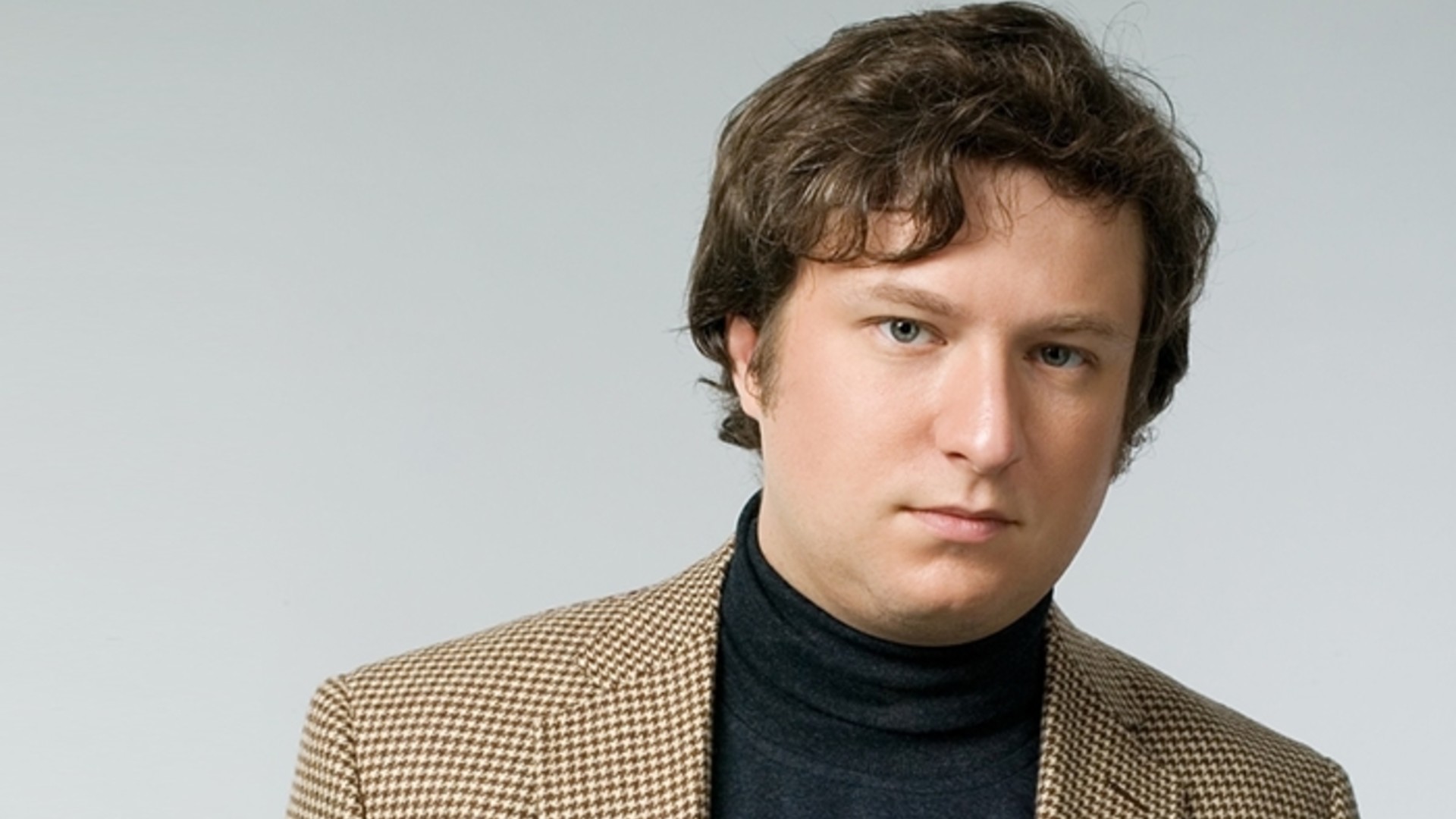 Антон Долин