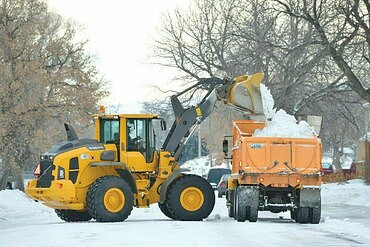 Уборка территории от снега