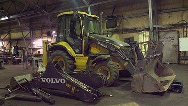 Мы ремонтируем экскаваторы-погрузчики