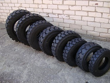 Шины для погрузчиков вилочных Komatsu, Doosan, Lonking и других