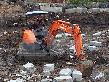 HITACHI ZX33