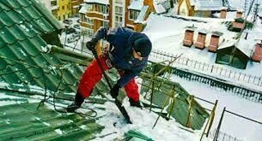 Уборка снега с крыш