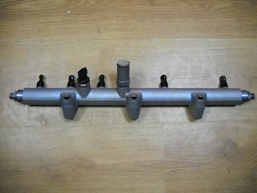 Двигатель и топливная система для самосвалов