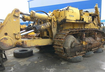 Komatsu D355