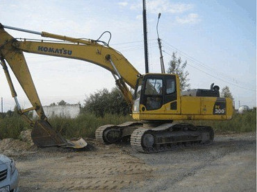 KOMATSU PC300-7