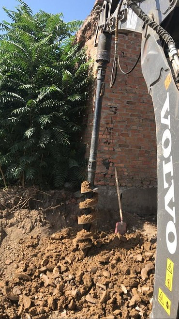 Mitsubishi Canter, Volvo