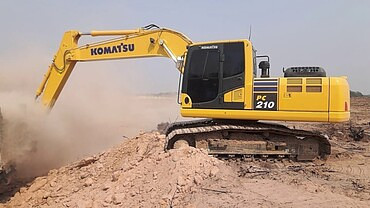 KOMATSU 210