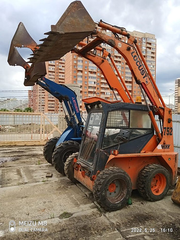 Bobcat locust 752