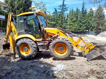 JCB 3CX, 4CX.