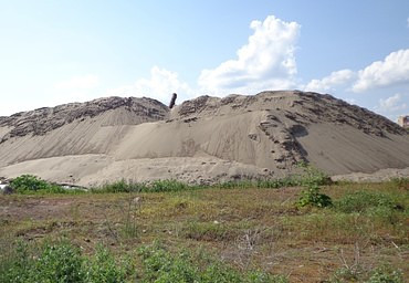 Перевозка песка грузовиками