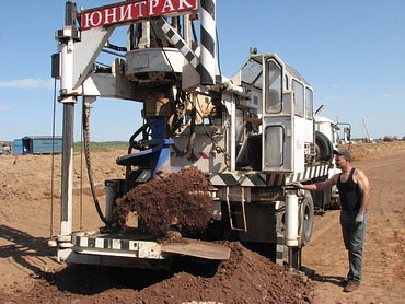 Бурение скважин под сваи