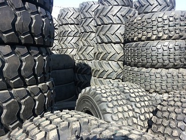 Шины для погрузчиков телескопических Погрузчики , Экскаватоы-погрузчики, Грейдеры и других