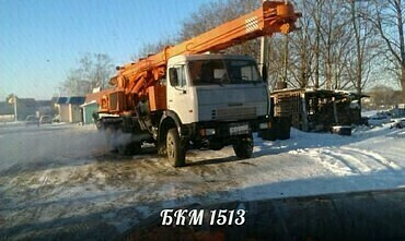 Бурение ям под столбы и опоры