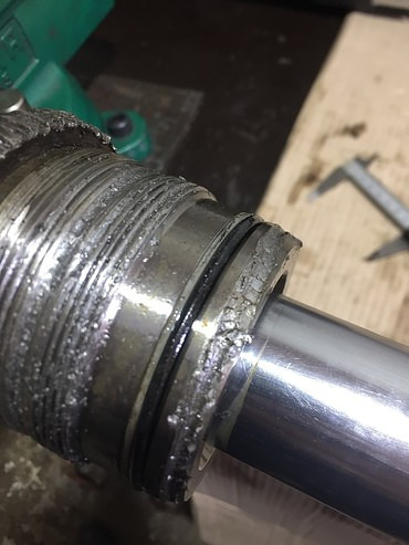 Ремонт гидрораспределителей и  гидроцилиндров спецтехники