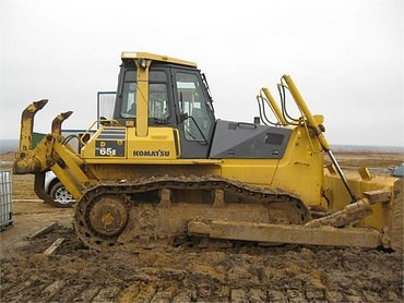 Komatsu D65
