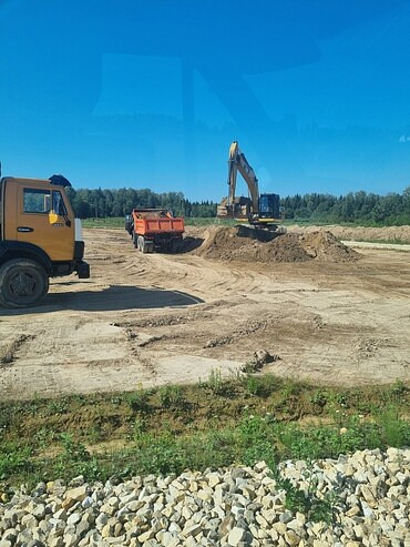 Komatsu 210, CAT 320