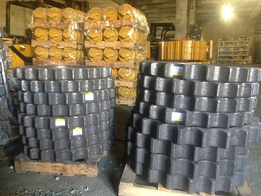 PC200-7, Ходовая для экскаваторов строительных