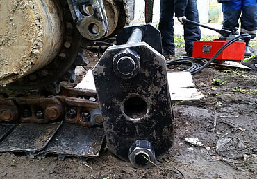 Замена пальцев на гусеницы без снятия со спецтехники