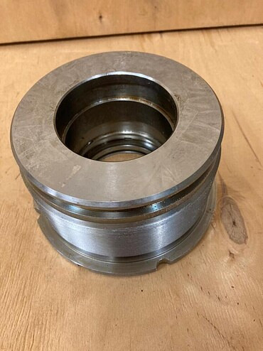 Букса гидроцилиндра подъема стрелы